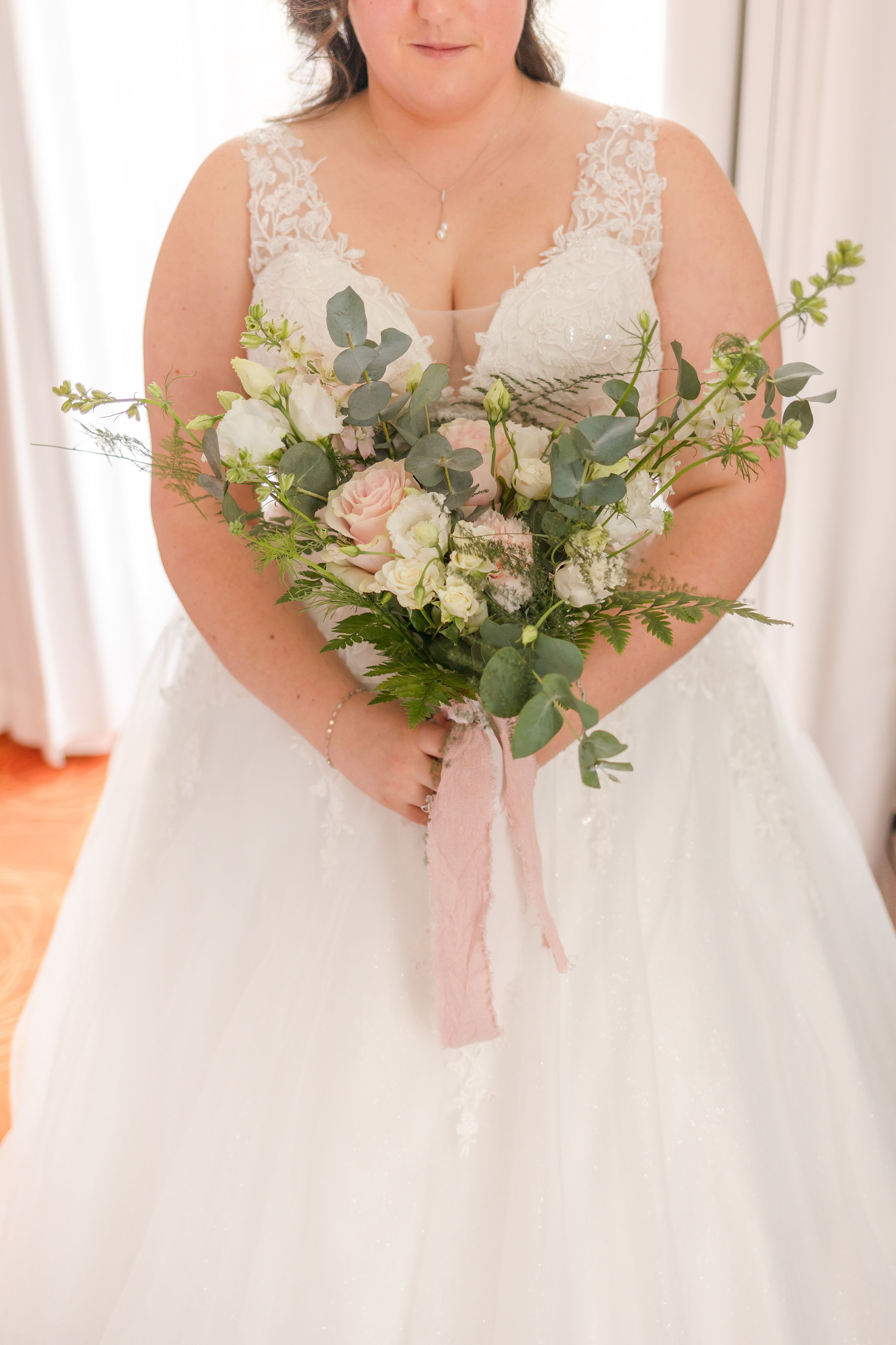 Mariage Princesse Mariage Disney Domaine de Brandois, L'Entre'Pôt Fleuriste Bouquet de mariée 